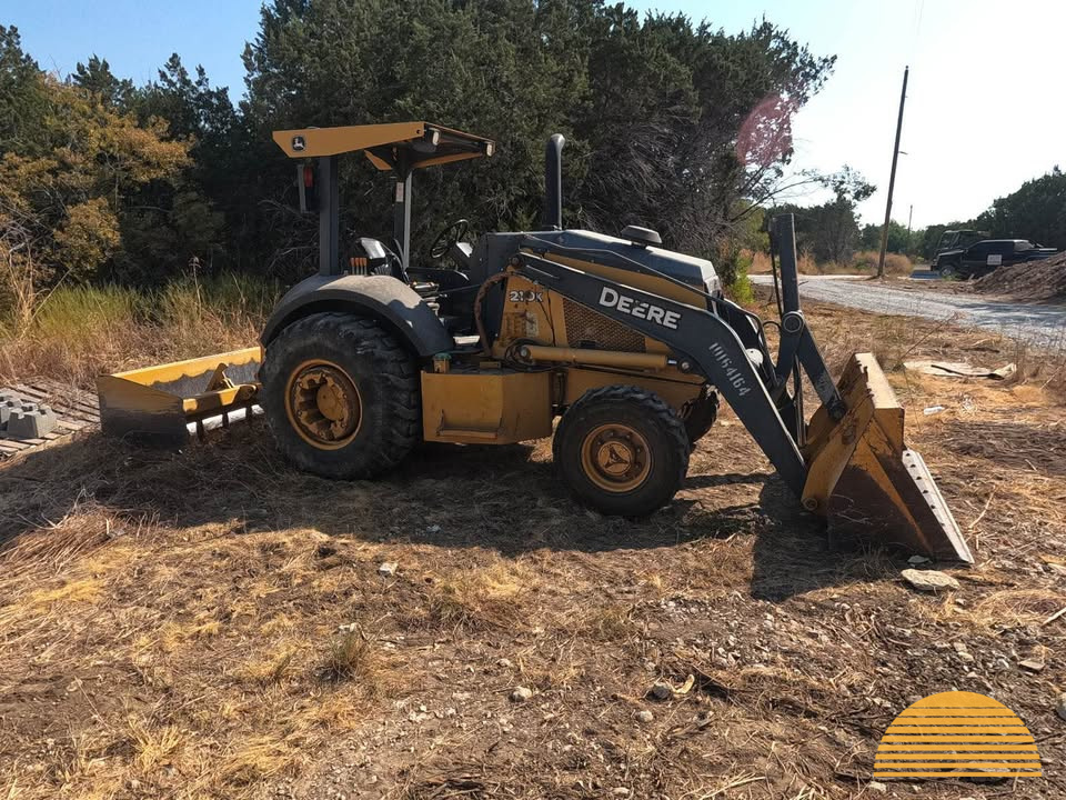 2013 John Deere 210k loader with box blade photo 2