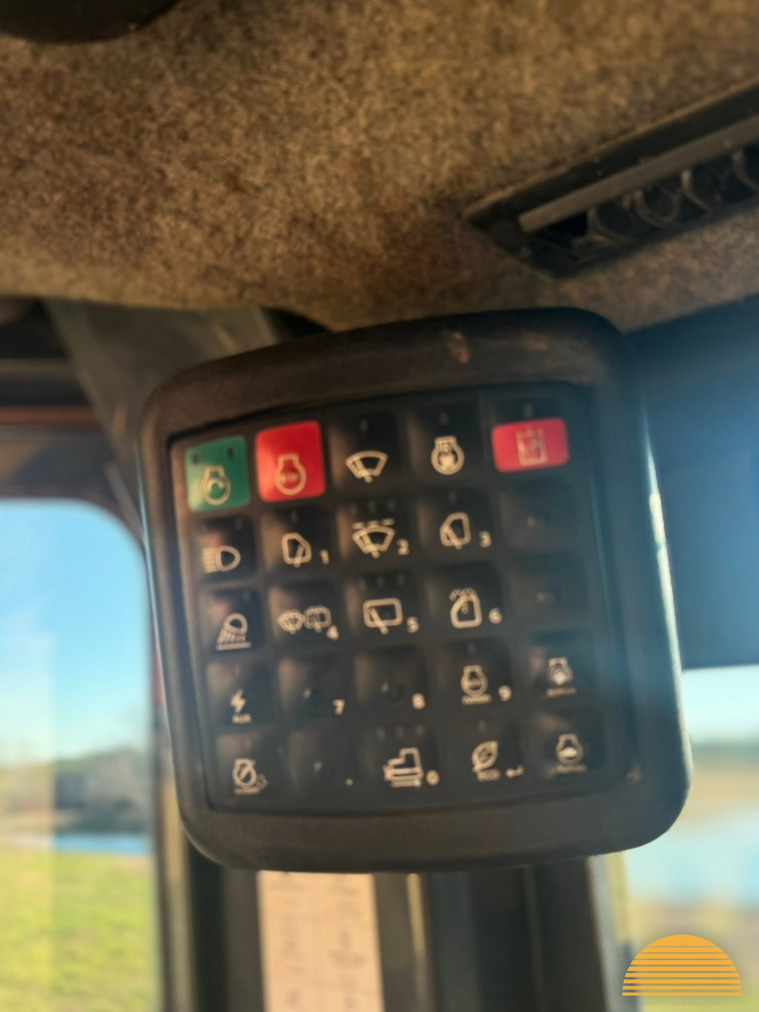 2015 John Deere 750K LGP photo 13