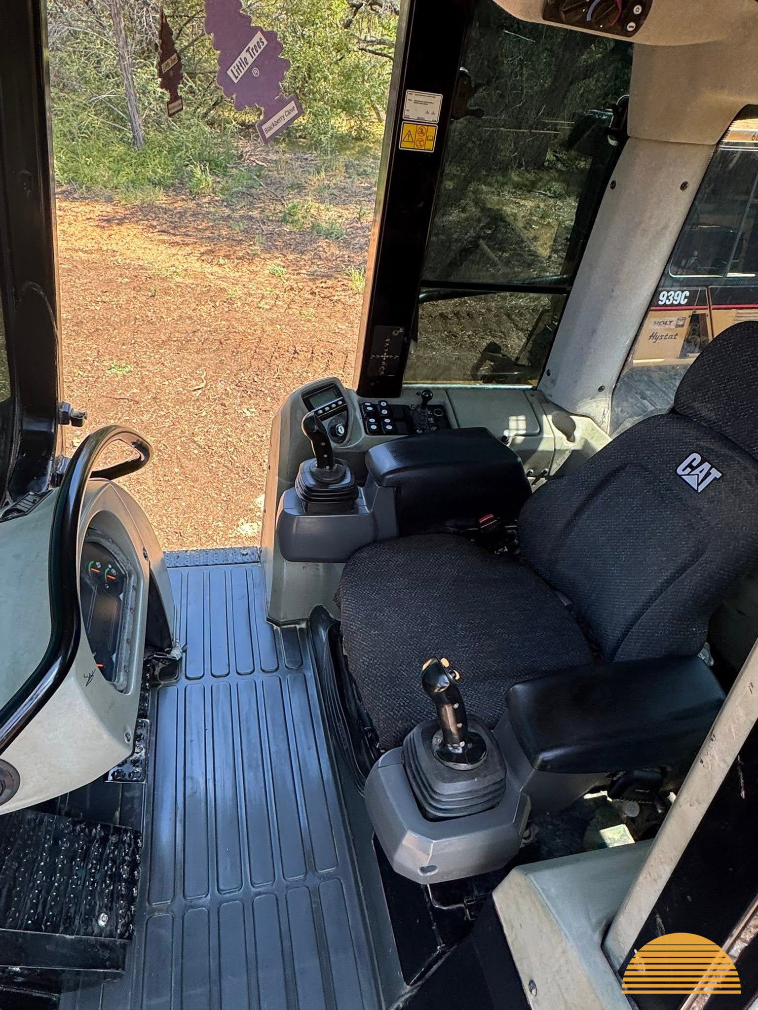 2016 CAT 953D photo 7