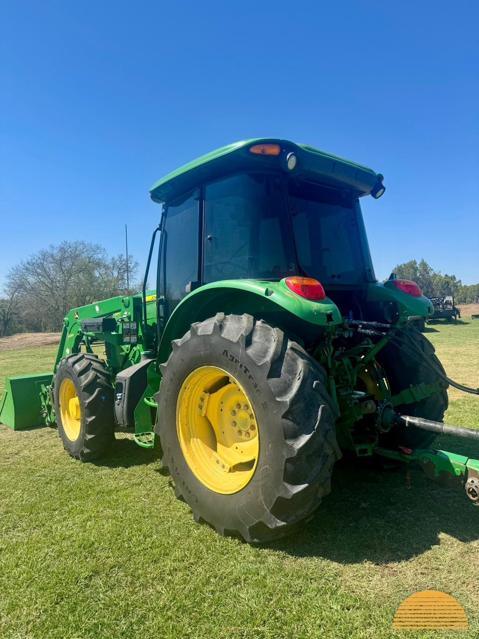 2018 John Deere 5100e photo 6
