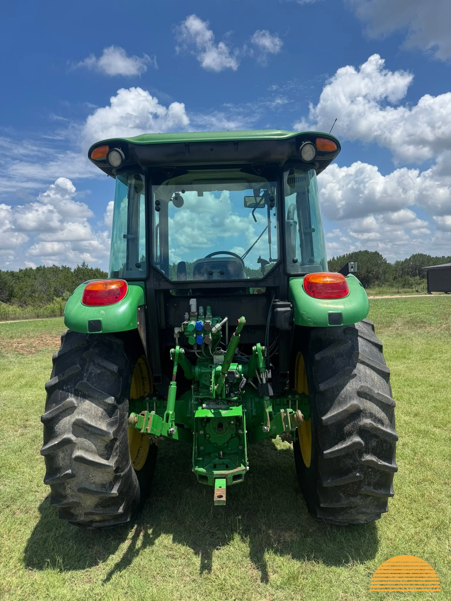 2018 John Deere 5100e photo 10