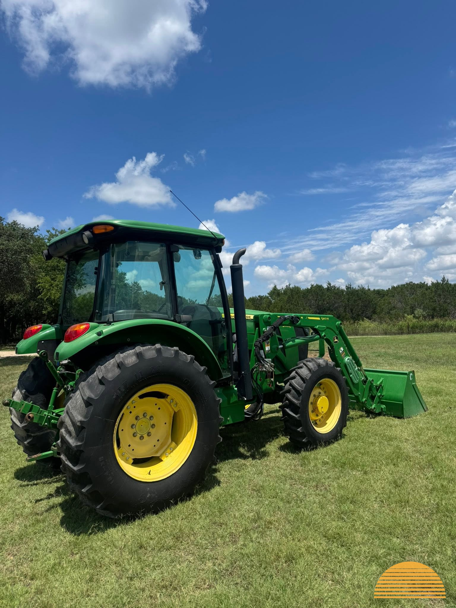 2018 John Deere 5100e photo 6