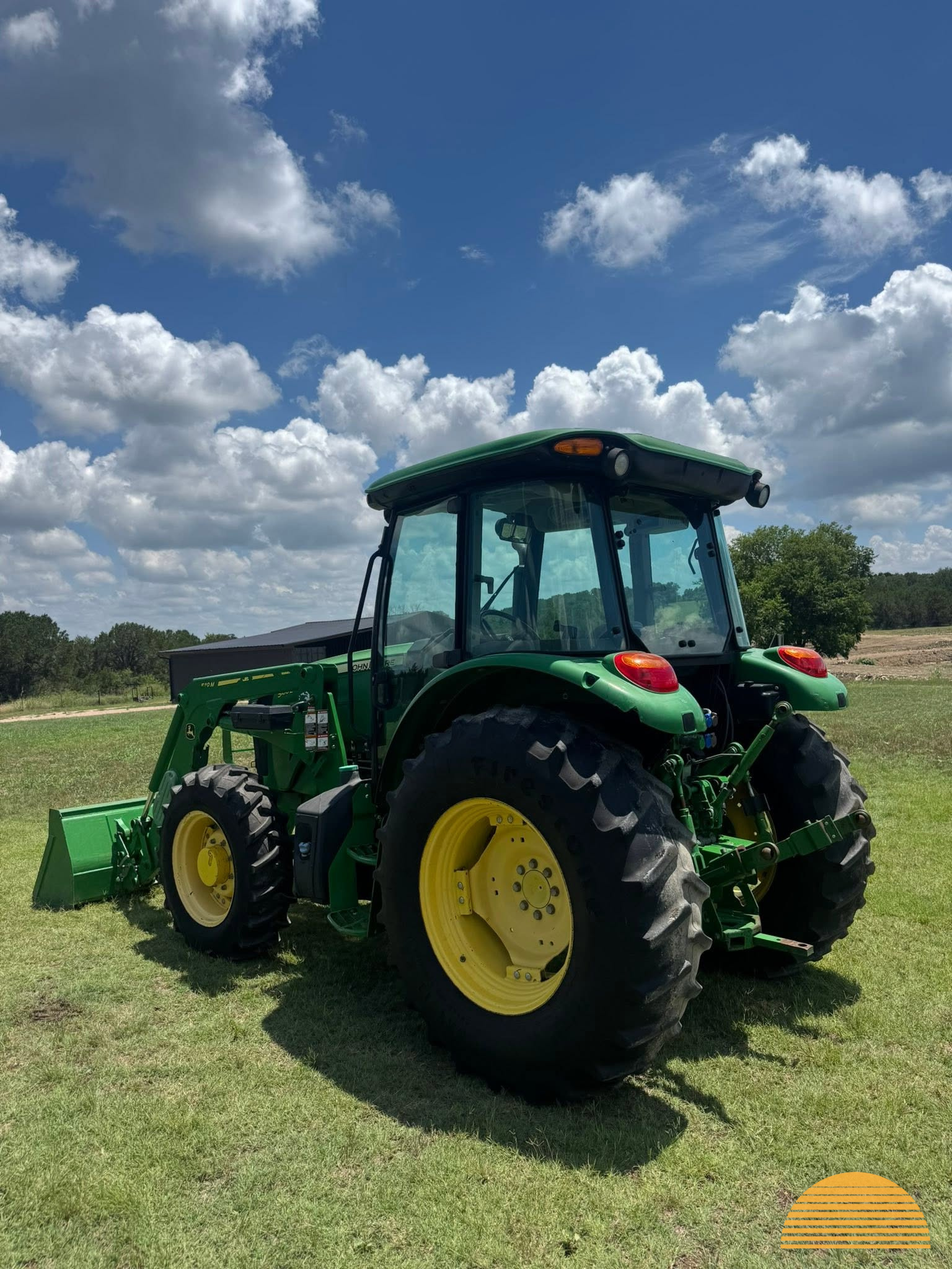 2018 John Deere 5100e photo 11