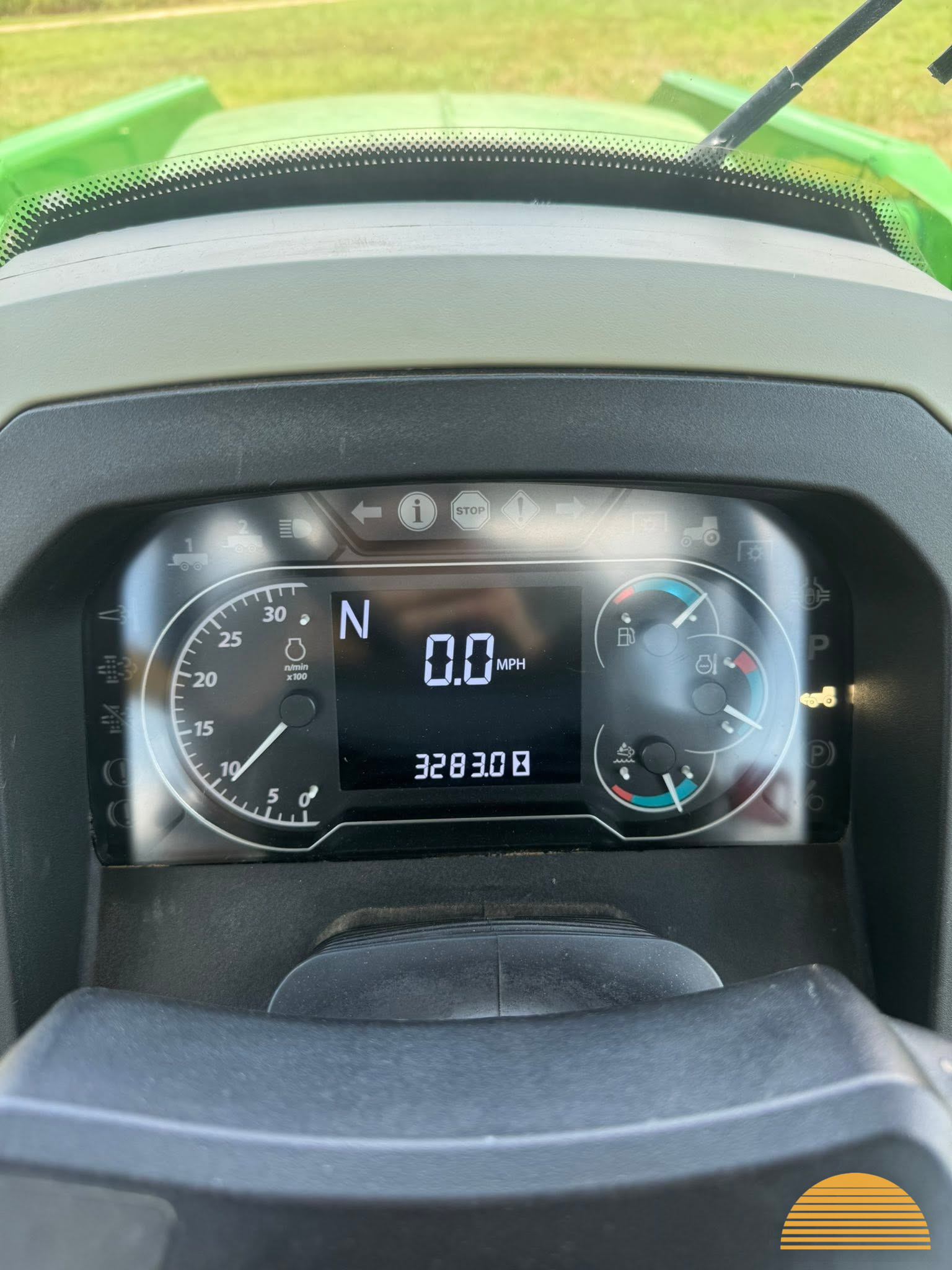 2018 John Deere 5100e photo 8