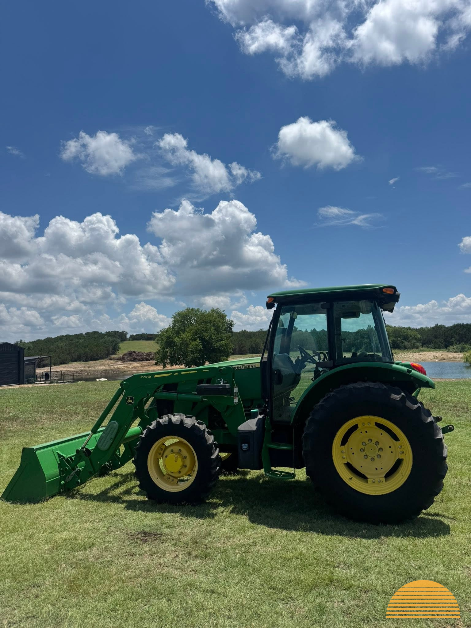 2018 John Deere 5100e photo 5