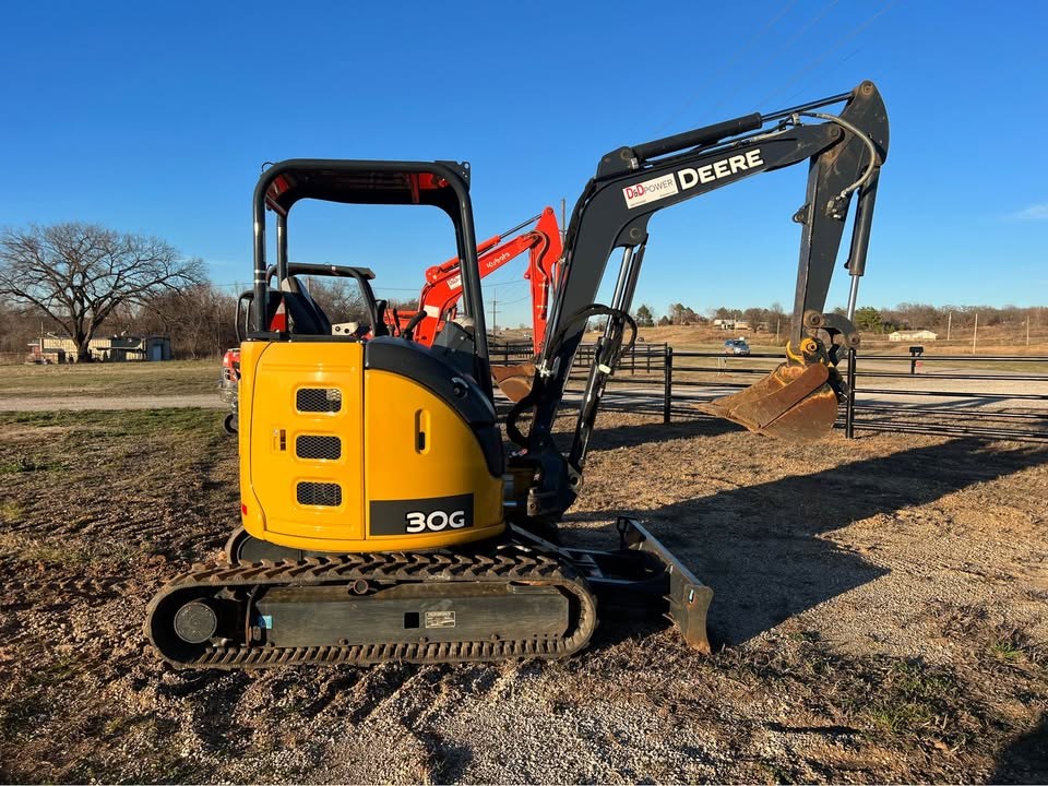 2020 John Deere 30G photo 2