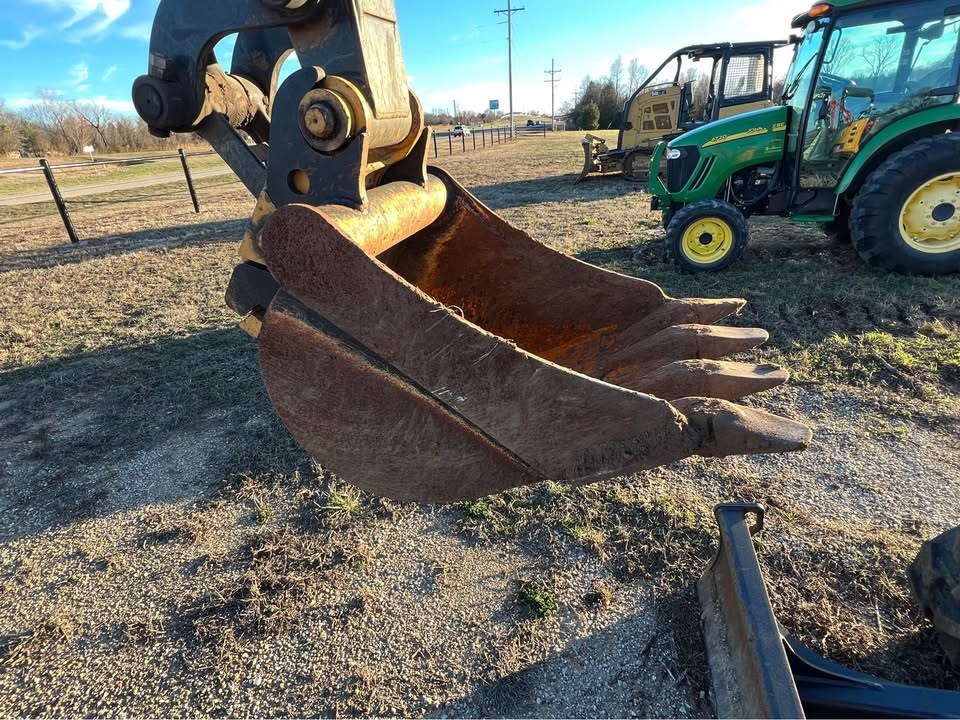 2020 John Deere 30G photo 7