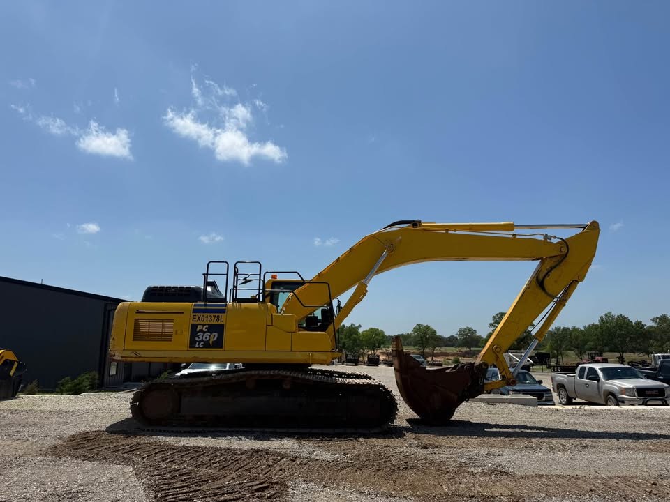 2022 Komatsu PC360 photo 5