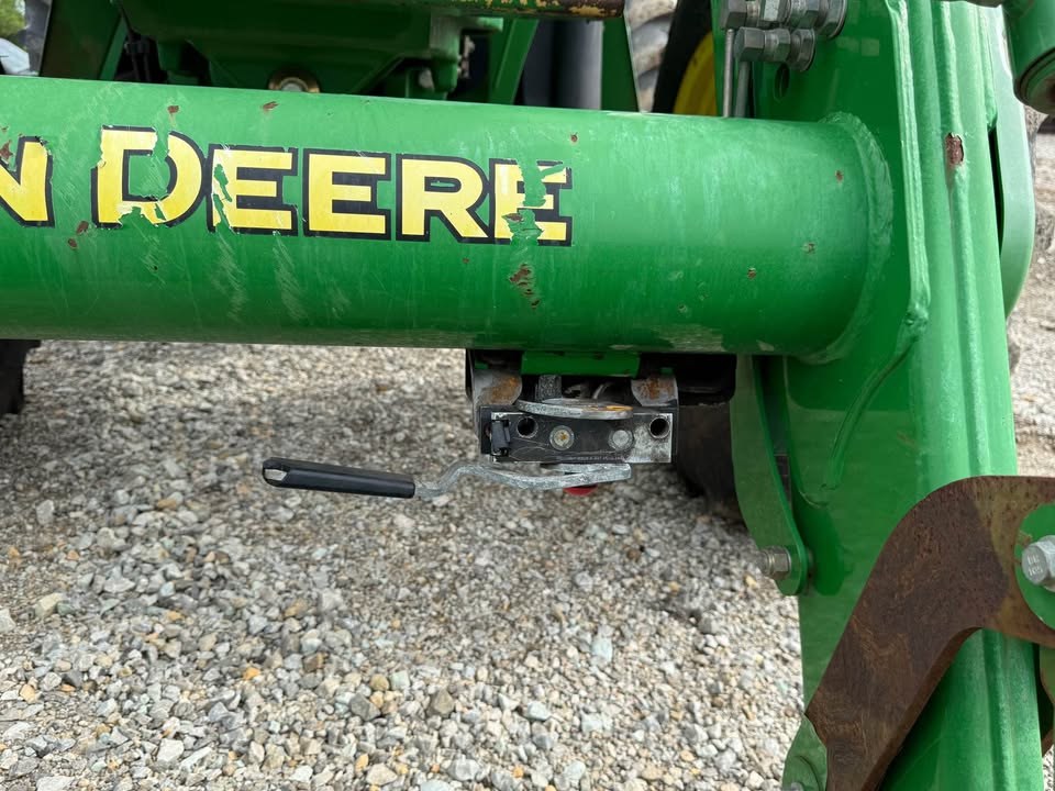 2015 John Deere 6105d 4x4 Tractor photo 10