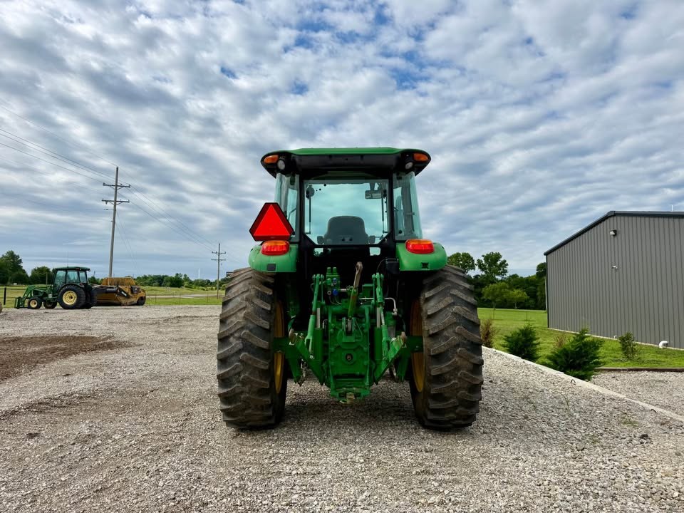 2015 John Deere 6105d 4x4 Tractor photo 3