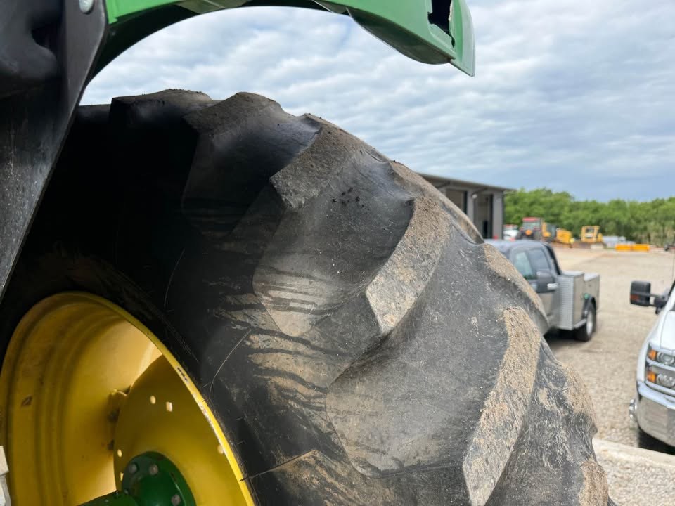 2015 John Deere 6105d 4x4 Tractor photo 13