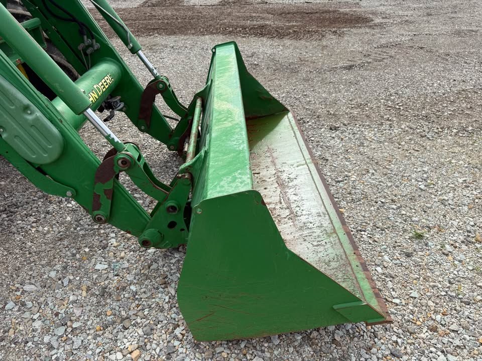 2015 John Deere 6105d 4x4 Tractor photo 9