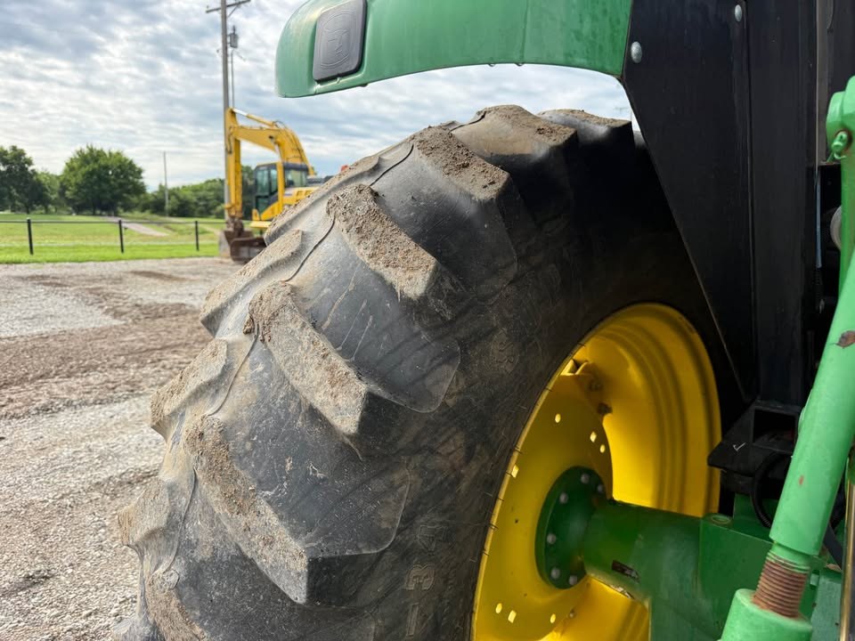 2015 John Deere 6105d 4x4 Tractor photo 11