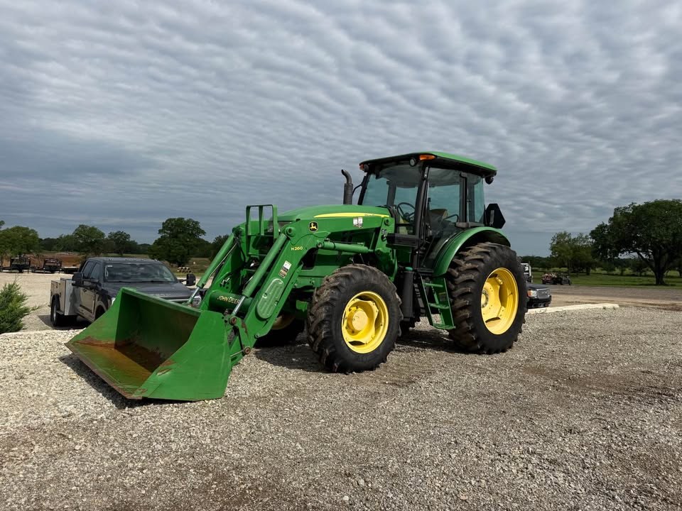 2015 John Deere 6105d 4x4 Tractor