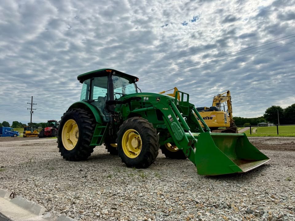 2015 John Deere 6105d 4x4 Tractor photo 6
