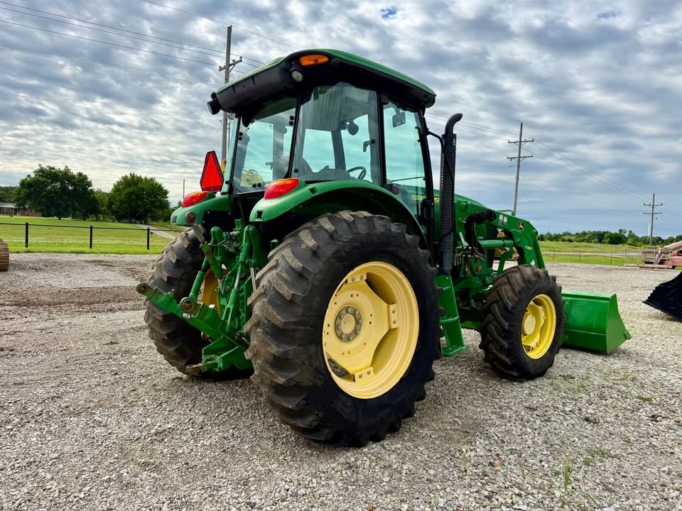 2015 John Deere 6105d 4x4 Tractor photo 4