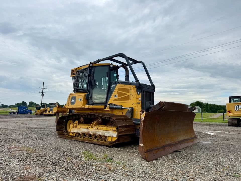 2022 John Deere 700L photo 6