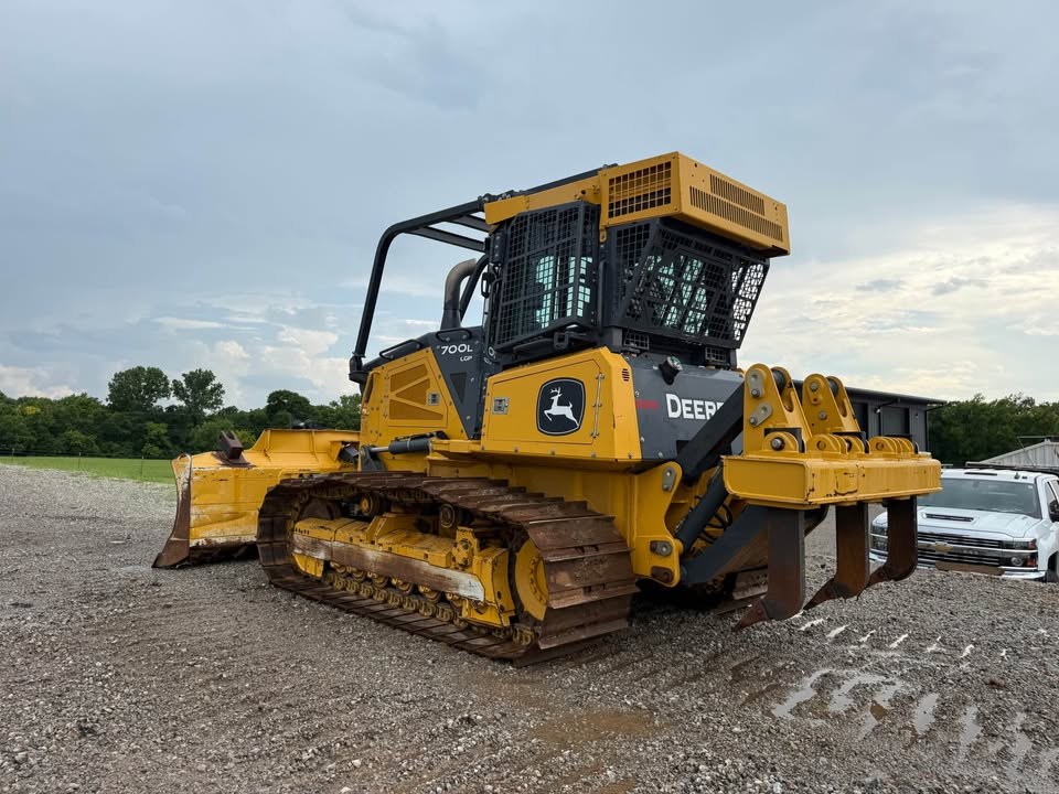 2022 John Deere 700L photo 5