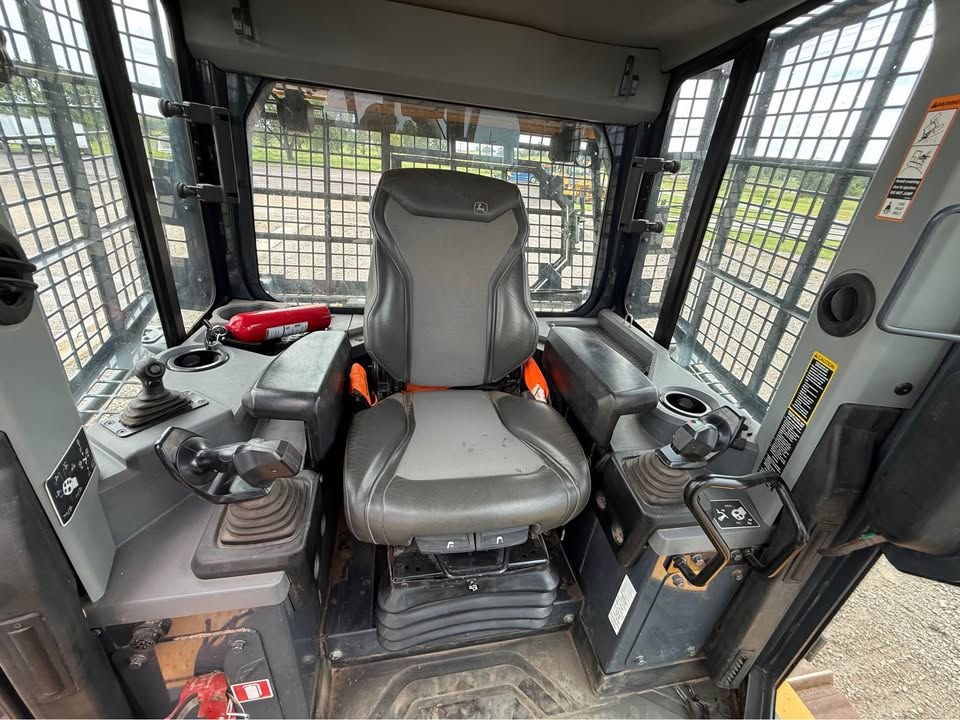 2022 John Deere 700L photo 15