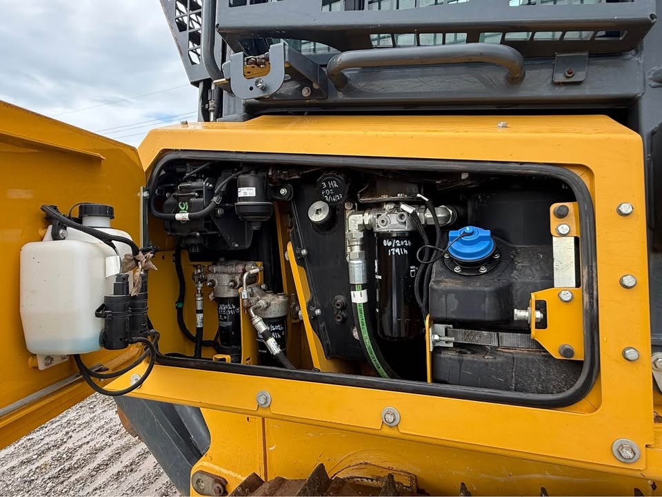 2022 John Deere 700L photo 14