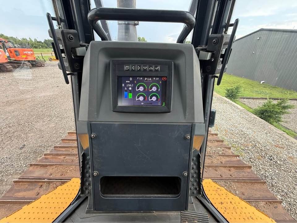 2022 John Deere 700L photo 17