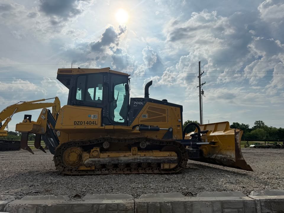 2022 John Deere 700L XLT photo 8