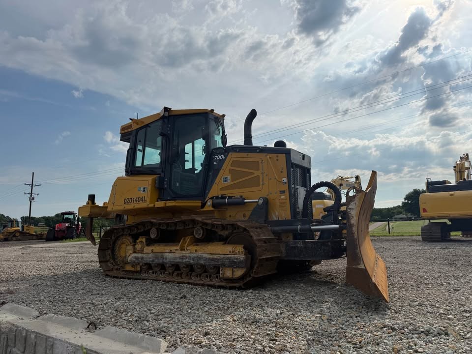 2022 John Deere 700L XLT photo 4