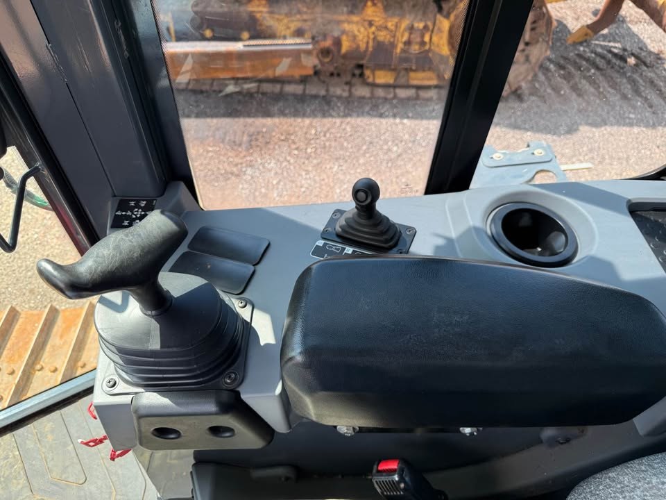 2023 John Deere 450 LGP photo 16