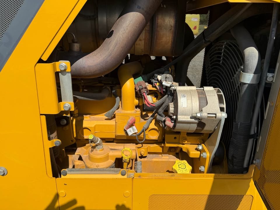 2023 John Deere 450 P-Tier LGP photo 15