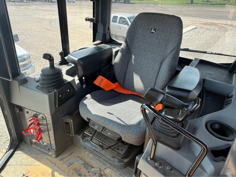 2023 John Deere 450 P-Tier LGP photo 19