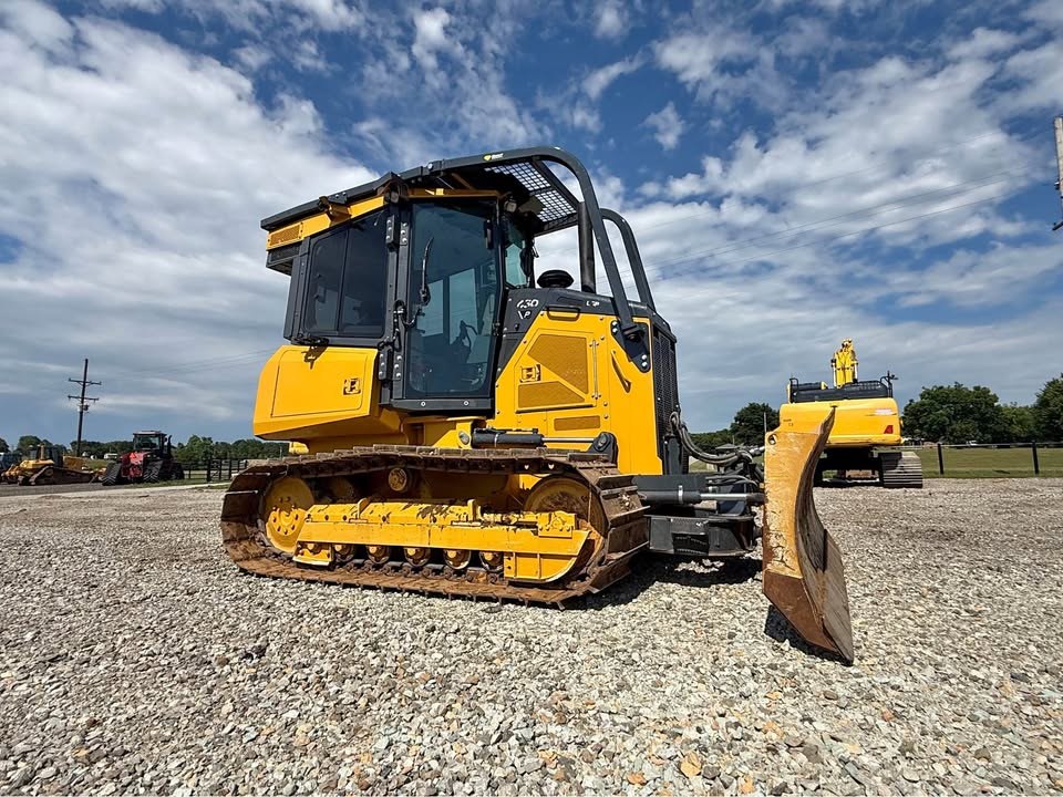 2023 John Deere 450 P-Tier LGP photo 5