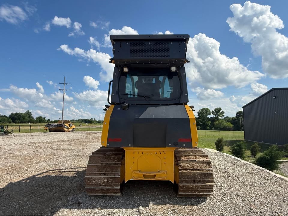 2023 John Deere 450 P-Tier LGP photo 3