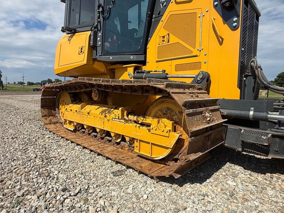 2023 John Deere 450 P-Tier LGP photo 8