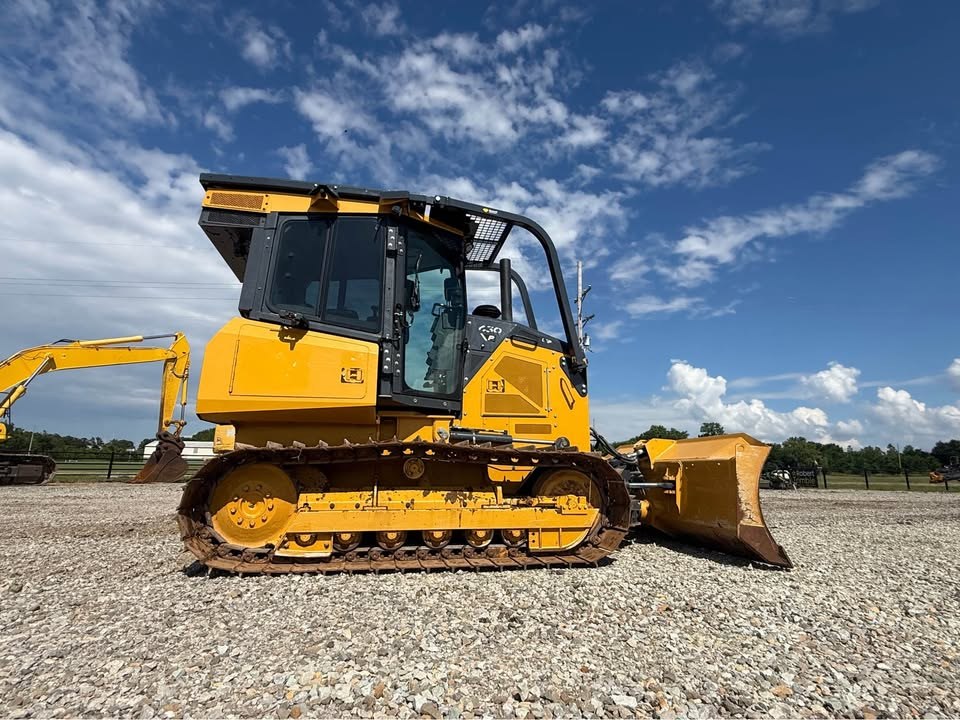 2023 John Deere 450 P-Tier LGP photo 2