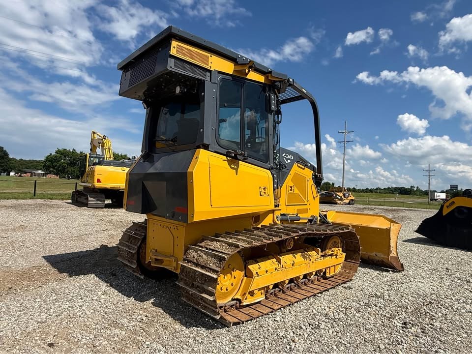 2023 John Deere 450 P-Tier LGP photo 4