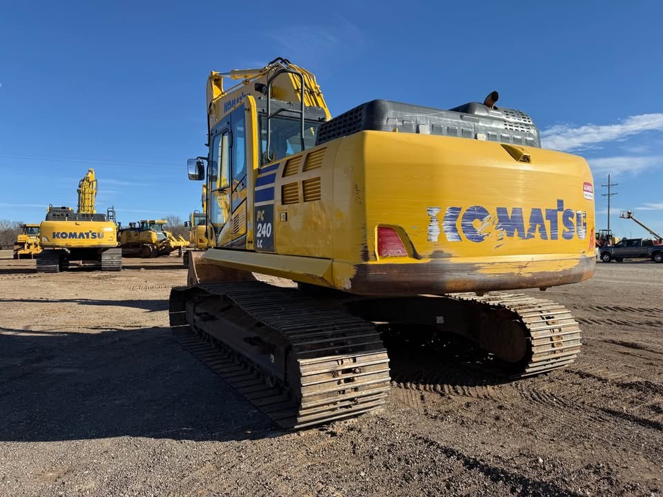 2021 Komatsu PC240 LC-11 photo 2
