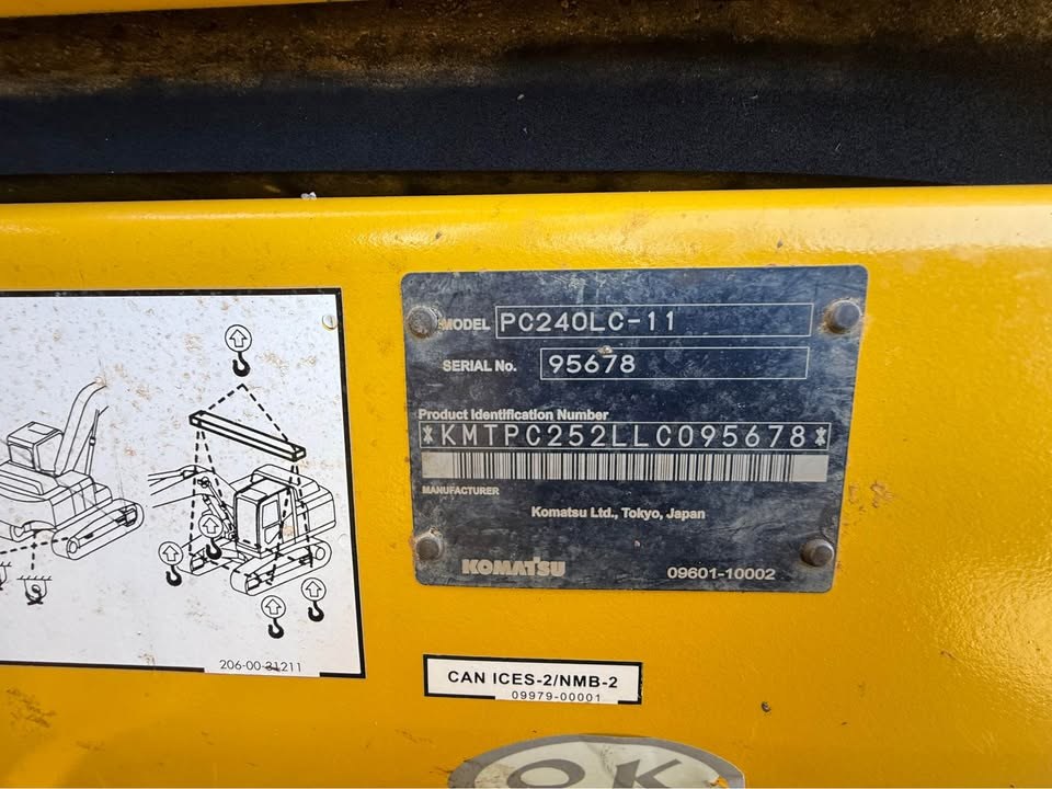 2021 Komatsu PC240 LC-11 photo 12
