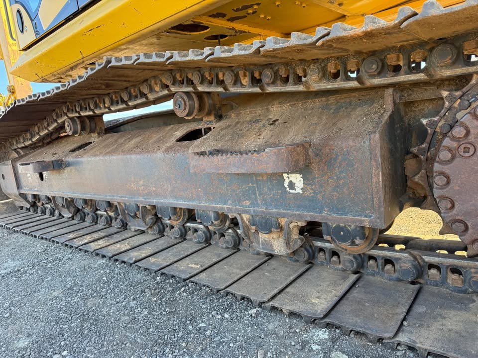 2021 Komatsu PC240 LC-11 photo 9