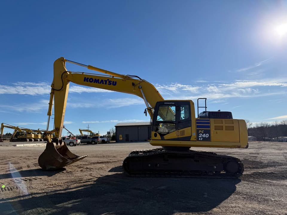 2021 Komatsu PC240 LC-11 photo 7