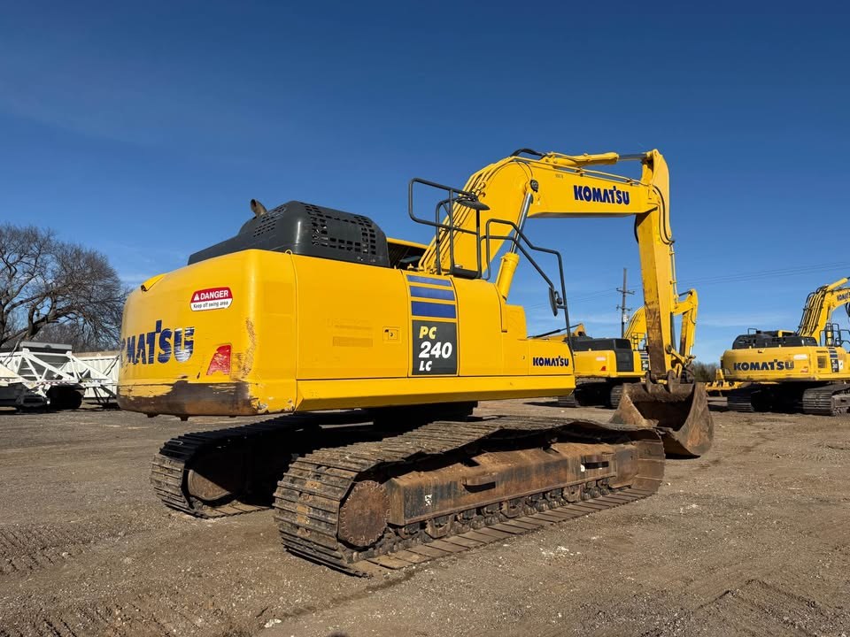 2021 Komatsu PC240 LC-11