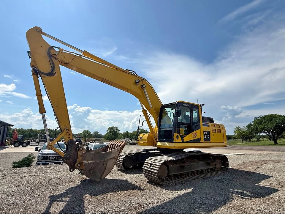2021 Komatsu PC210 LC-11 photo 14