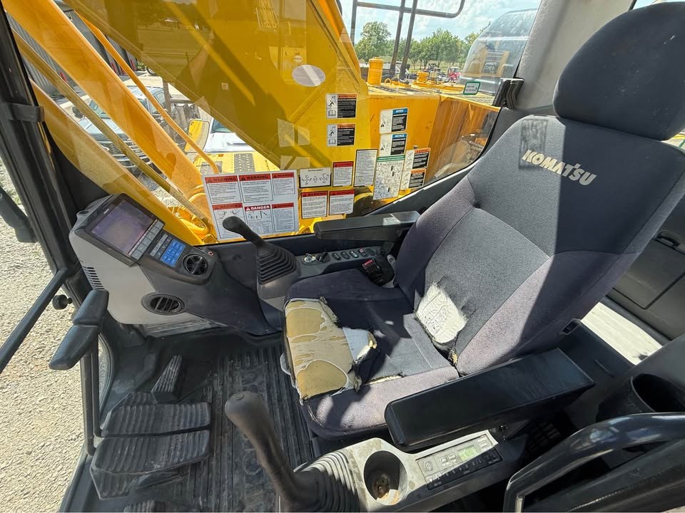 2021 Komatsu PC210 LC-11 photo 16