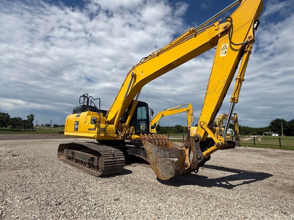 2021 Komatsu PC210 LC-11