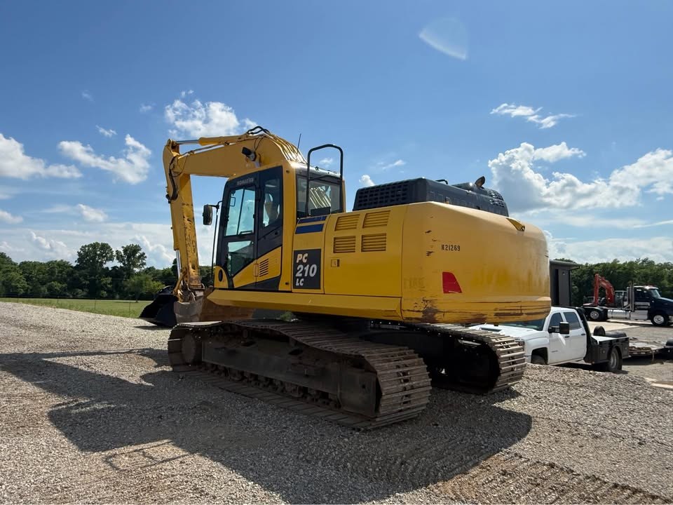2021 Komatsu PC210 LC-11 photo 6