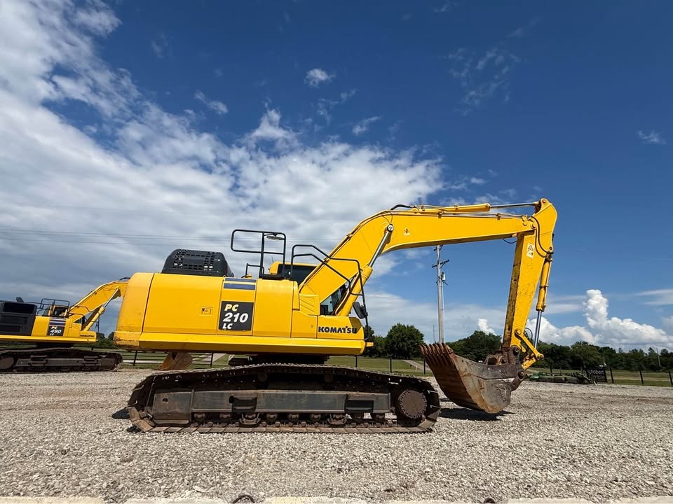 2021 Komatsu PC210 LC-11 photo 9