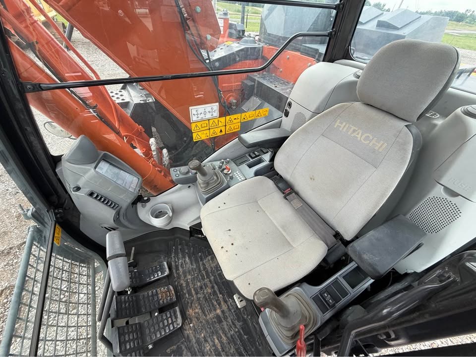 2019 Hitachi ZX135US-6 photo 17
