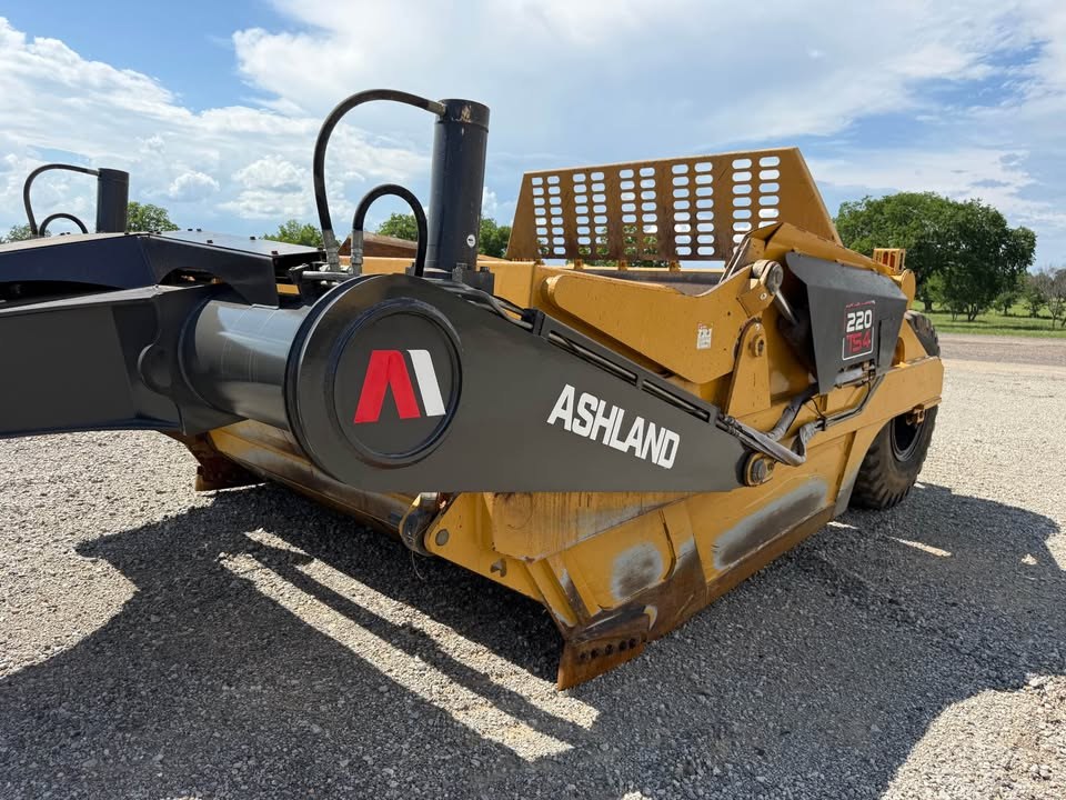 2019 Ashland 220TS4