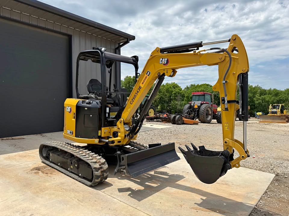 2023 Caterpillar 302.7CR photo 2