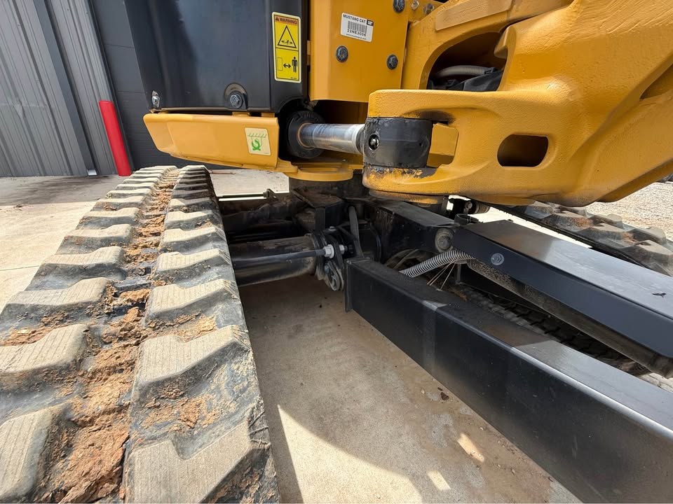 2023 Caterpillar 302.7CR photo 5